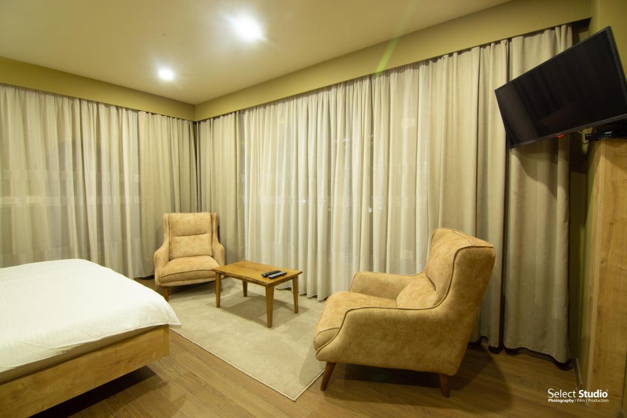 Sahati Hotel & Restaurant Korce Exterior foto